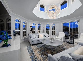 388 5th St S, Naples, FL 34102