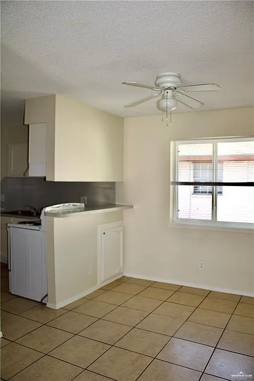 2 bed, 2.0 bath, 12136 sqft, $850 — Photo 4
