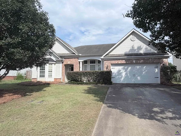 106 Dennard Dr, Perry, GA 31069