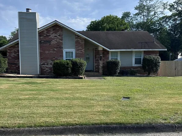 424 Pine Hills Dr, Dothan, AL 36301
