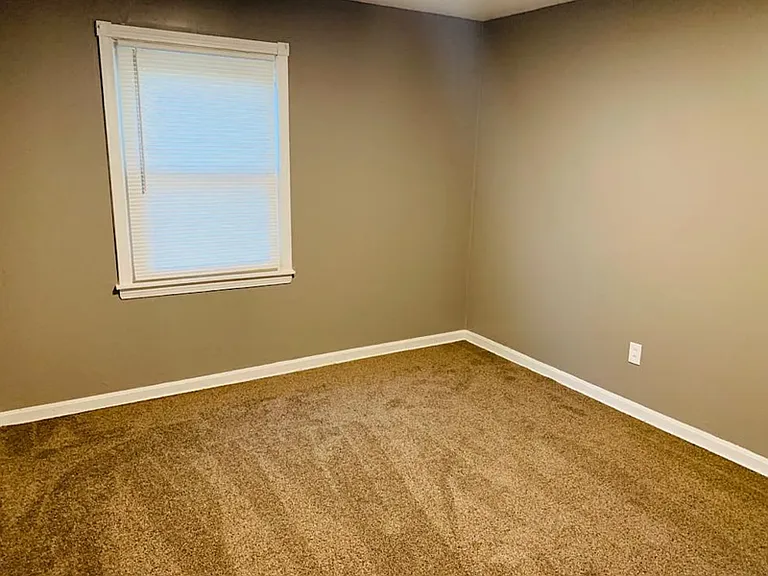 23292 Williams Ave — Photo 13