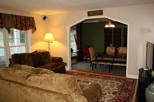 3rd image of 1747 Wayland Cir