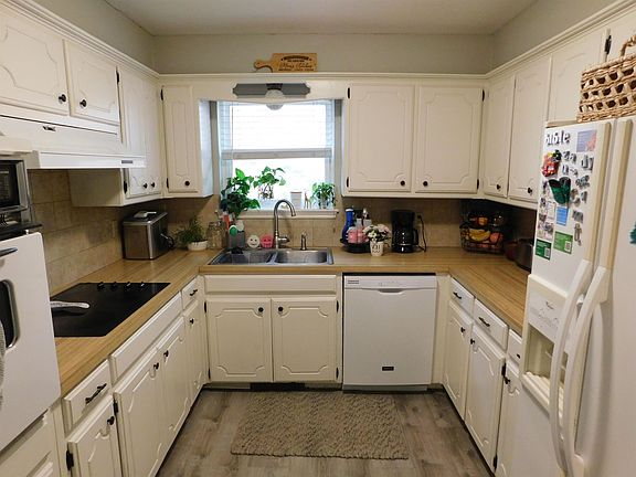 5th image of 637 NE 19th St