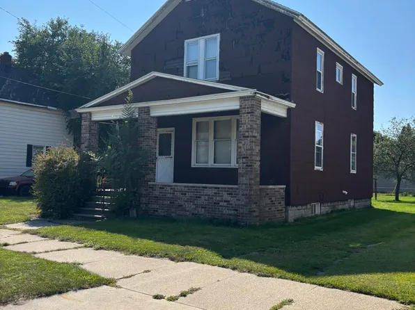810 Vine St, Manistee, MI 49660