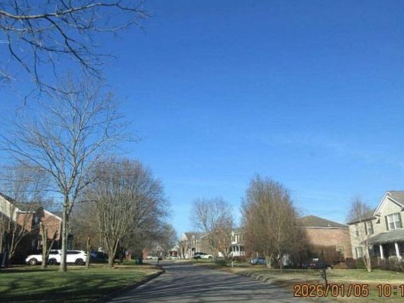 Exterior Neighborhood (street photo)