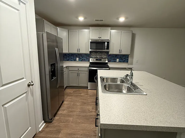 141 Rosefield Ct — Photo 7
