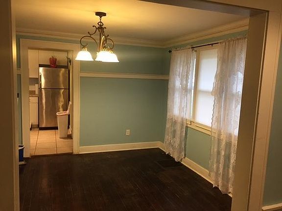 3rd image of 5801 Woodside Dr