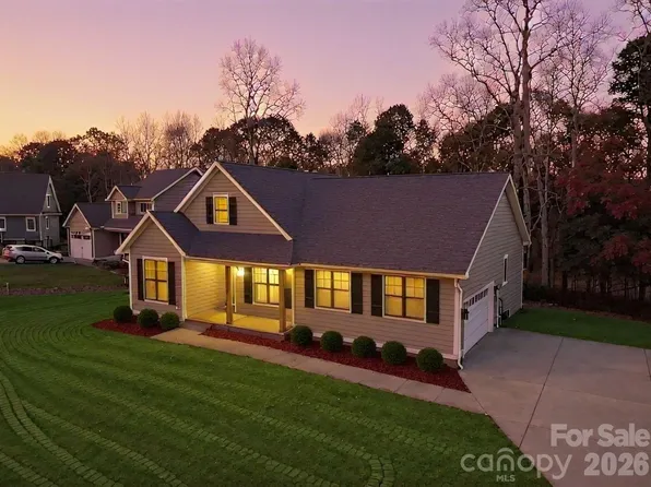 2656 Polo Ln, Maiden, NC 28650
