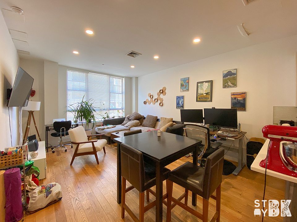 1st image of 376 Franklin Ave #1A