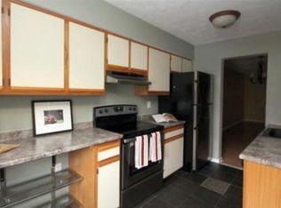 17 Steeplechase Ct, Haverhill, MA 01832