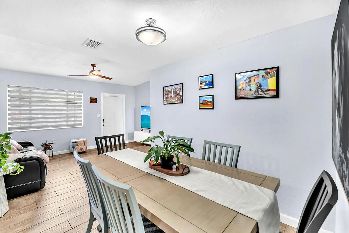 3 bed, 2.0 bath, 838 sqft, $3,600 — Photo 3