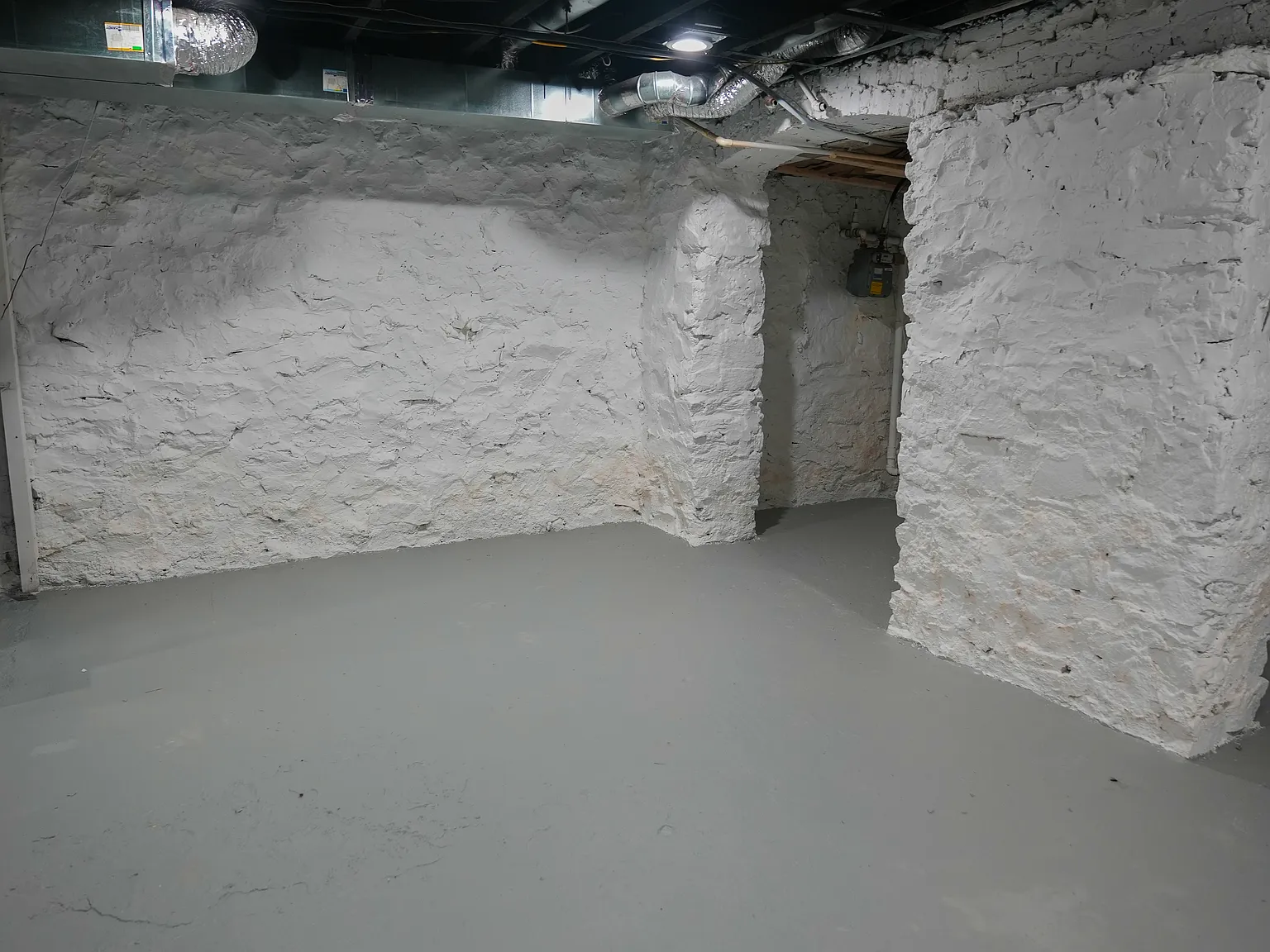 3 bed, 1.5 bath, $1,900 — Photo 3