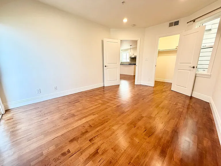 2448 Geary — Photo 15