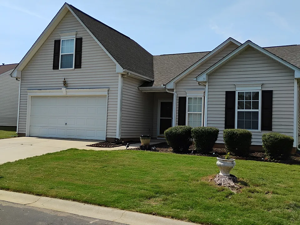 734 Waterbrook Ln