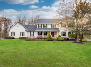 98 Foxhall Dr, South Russell, OH 44022