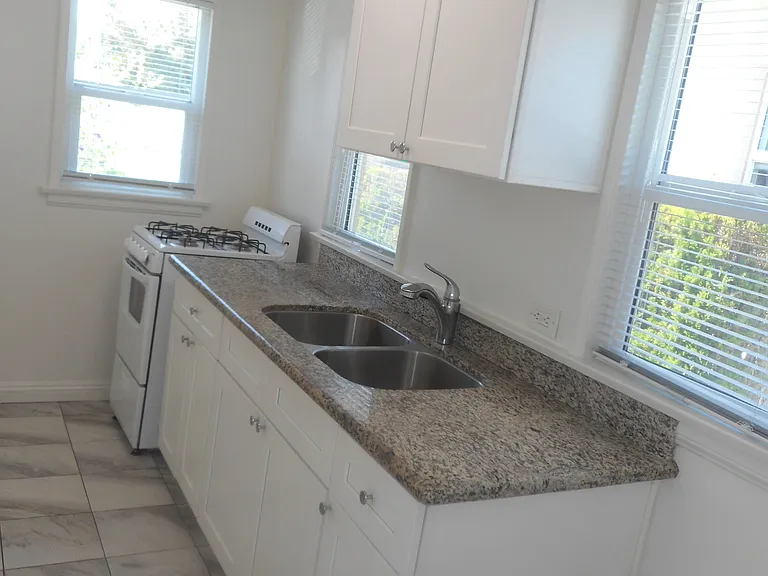 7336 Comstock Ave #B — Photo 3