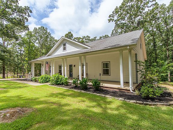 2nd image of 40 Suzy Cv