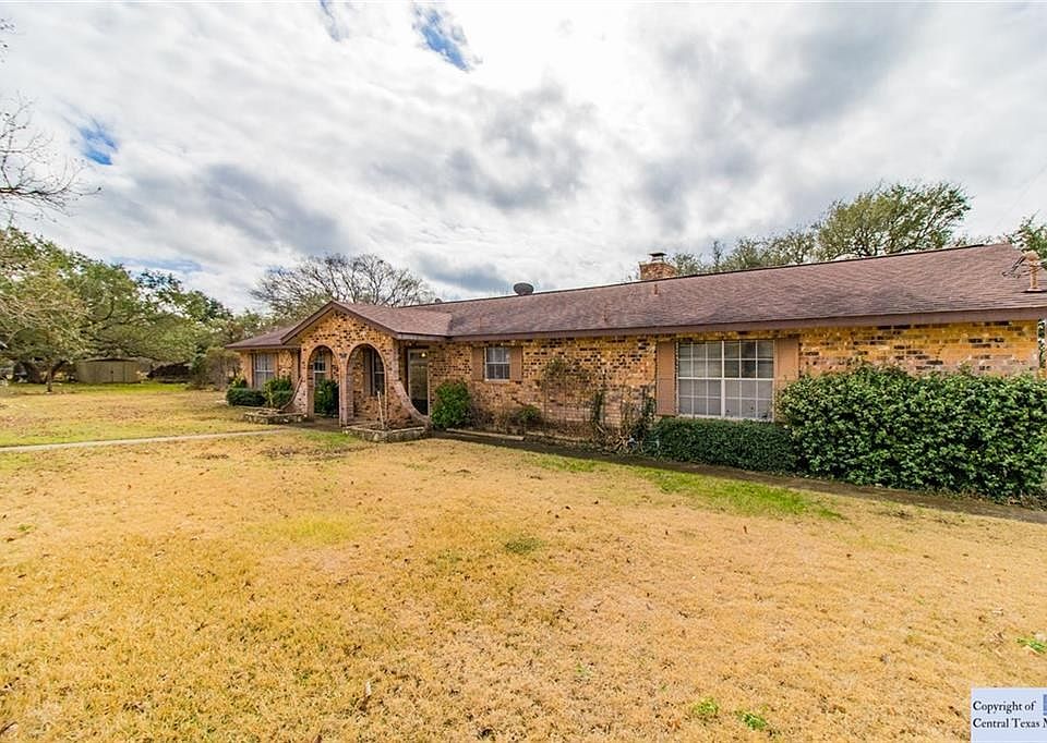 1st image of 1010 Oak Hollow Way