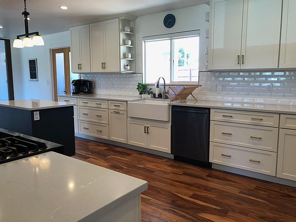 4th image of 1203 Calzada Ave