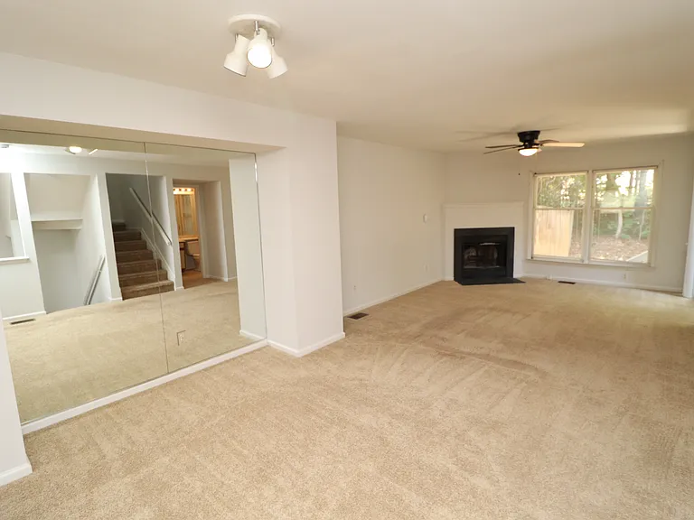 102 Union Jack Ln — Photo 5