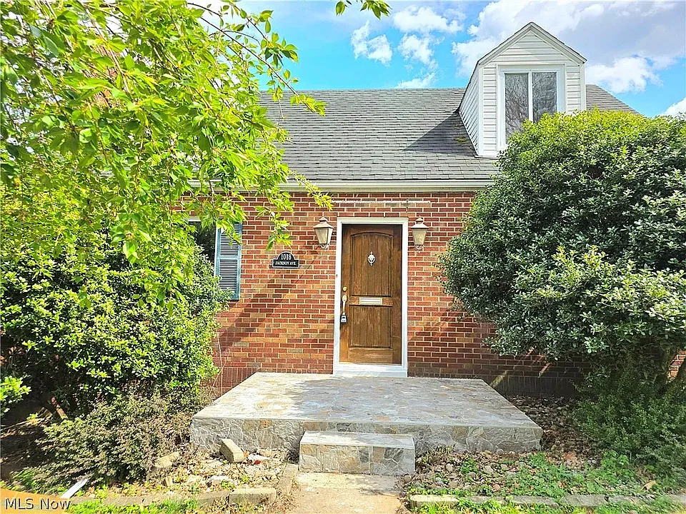 1018 Jackson Ave