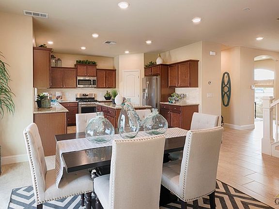 5th image of 3812 Green Oaks Way