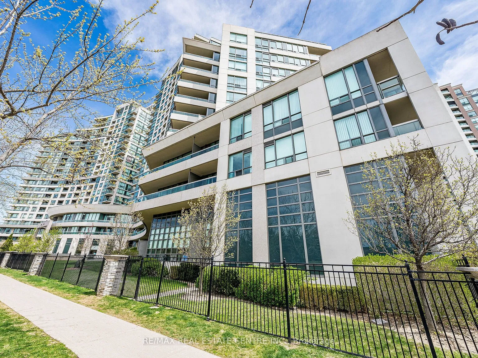 1 bed, $2,350 — Photo 3