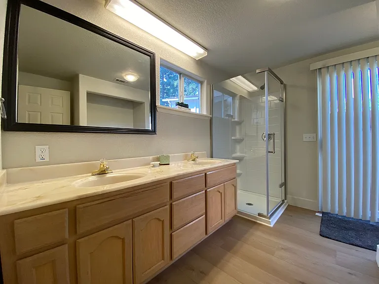 8524 Oak Harbour Ct — Photo 13