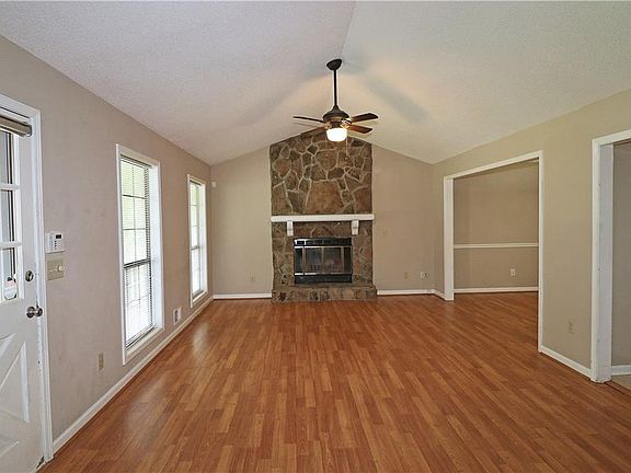 3rd image of 3421 Mallard Glen Dr SW