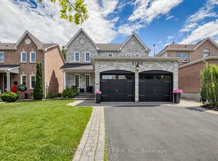 3180 Pebblewood Rd, Mississauga, ON L5N 6P5