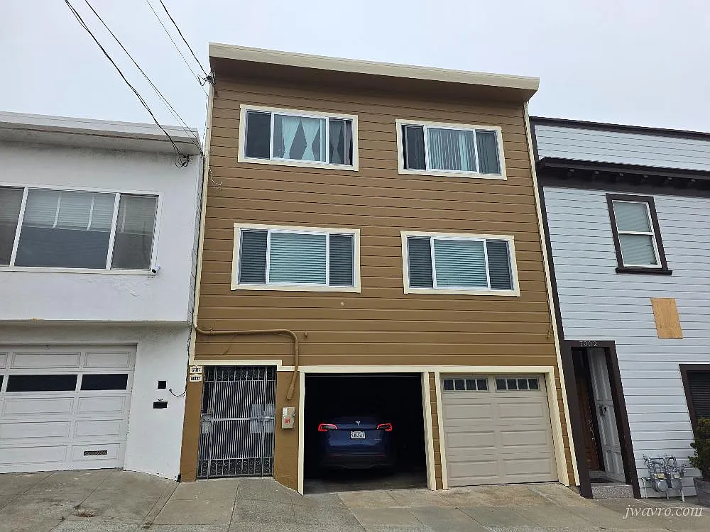 Spacious Outer Richmond 3 Bedroom Flat with Parking — Photo 1