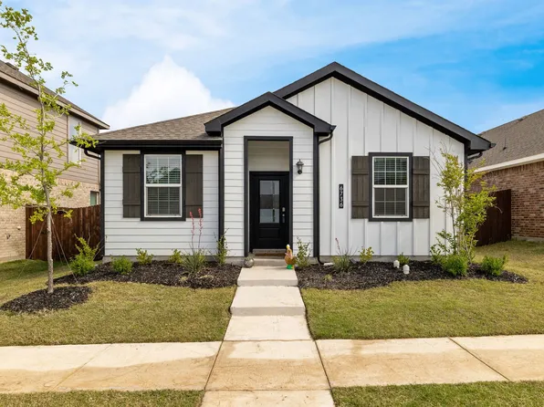 6736 Windfall Dr, Fort Worth, TX 76135