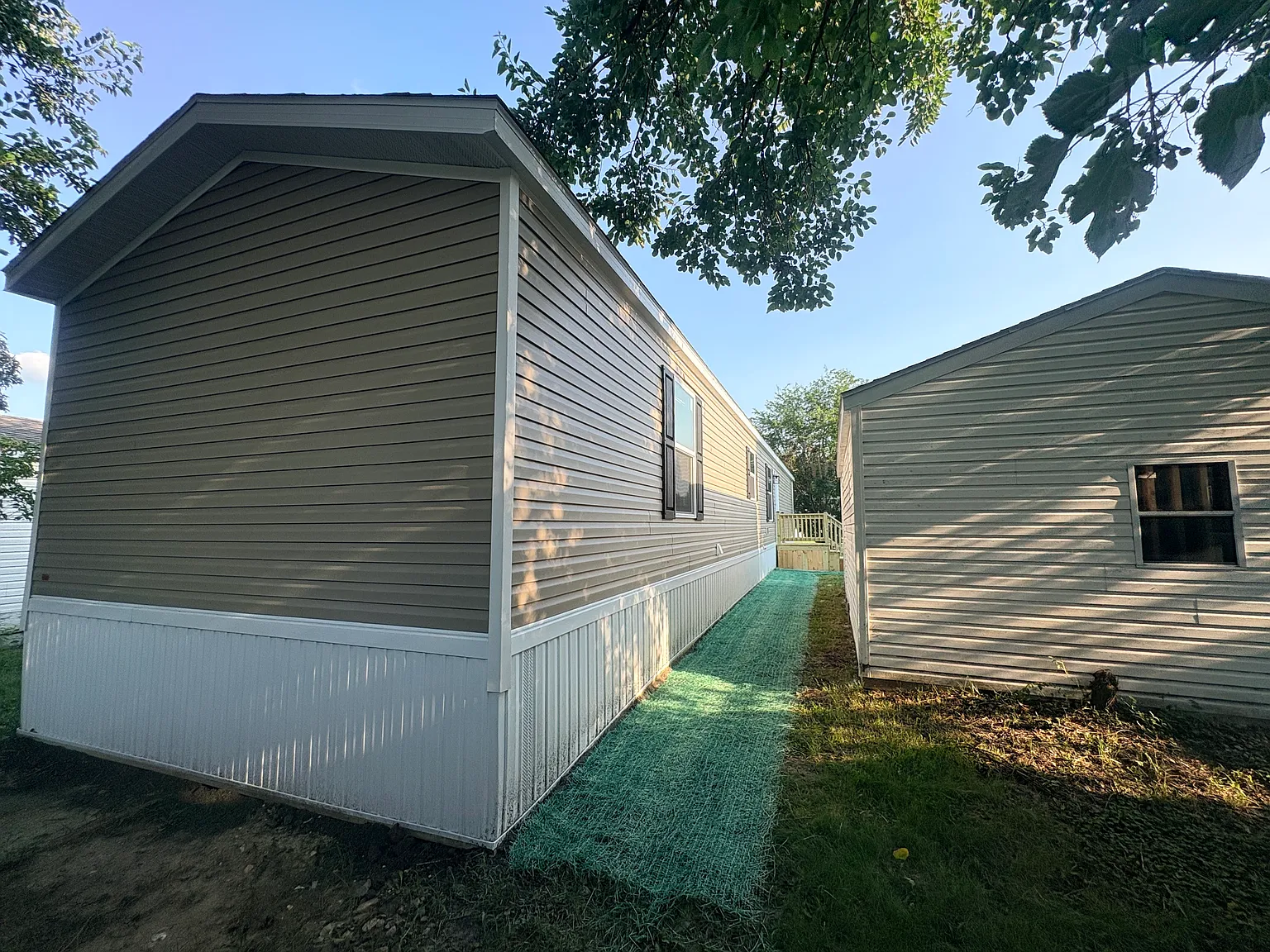 Autumn Ridge — Photo 3