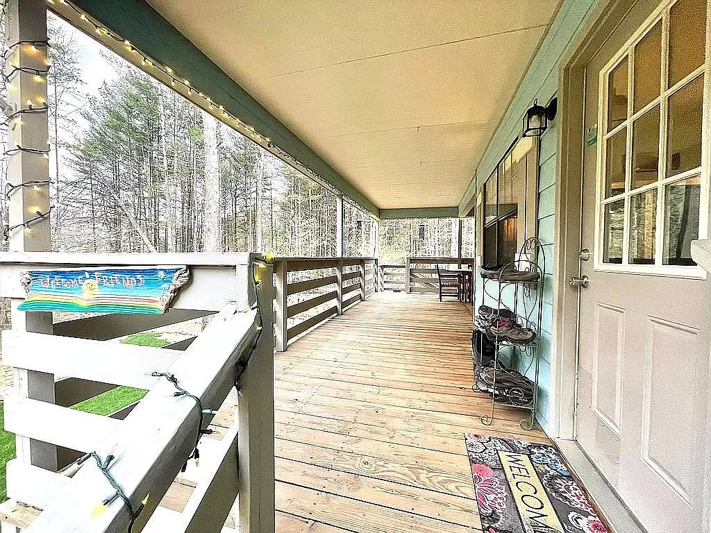 3 bed, 1219 sqft, $2,400 — Photo 4