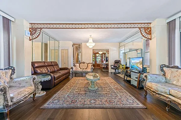 Sold by Remax Real Estate Professionals | media 9