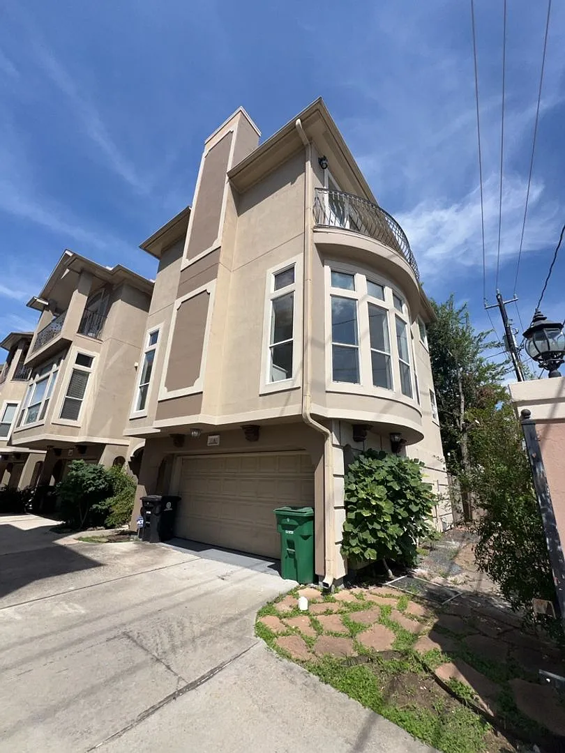1304 Dart St Unit A **Ask About Our No Cash Deposit Option — Photo 1