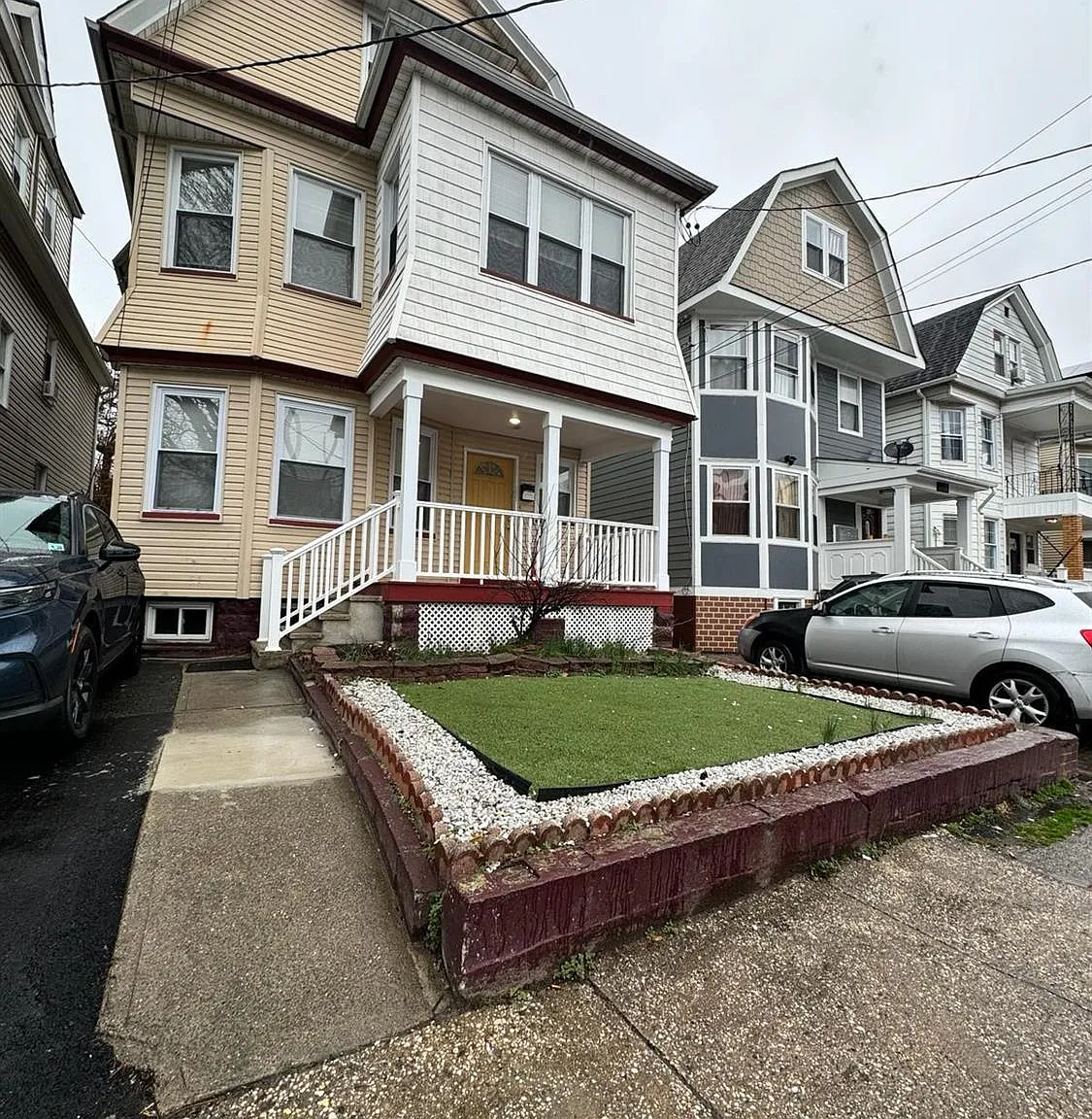 3 bed, 1.0 bath, 2628 sqft, $2,450 — Photo 2