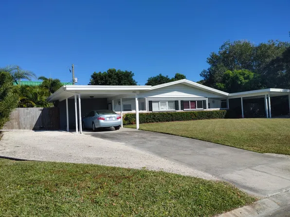2921 Bentley St, Sarasota, FL 34239