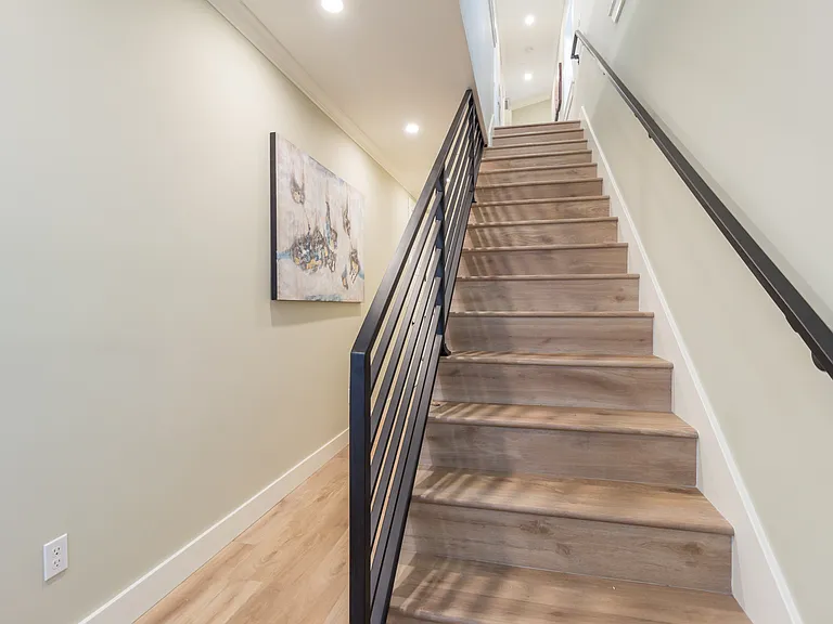 852 Mead Ave — Photo 14