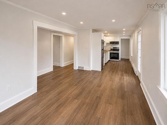 5th image of 138 Queen St