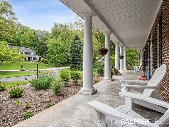 4th image of 7149 Armadale Ct NE