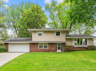 868 Cobb Rd, Shoreview, MN 55126