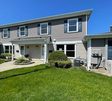 2nd image of 1301 Kingsbury Dr Unit B