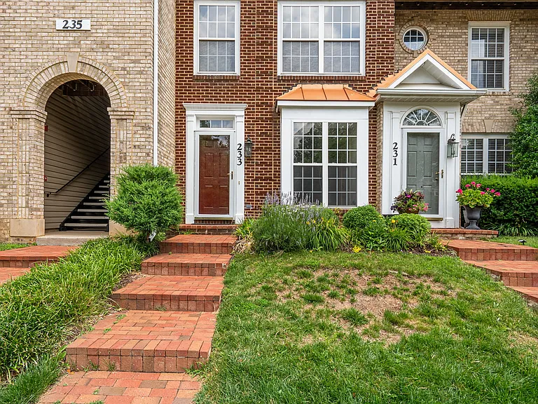 233 Jay Dr #93 — Photo 3