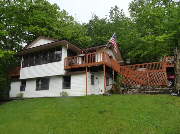 512 Camelot Dr, Camdenton, MO 65020