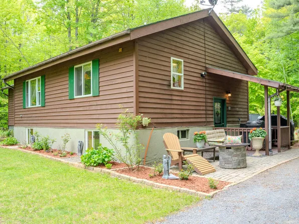 42 Oneida Ln, Jay, NY 12941