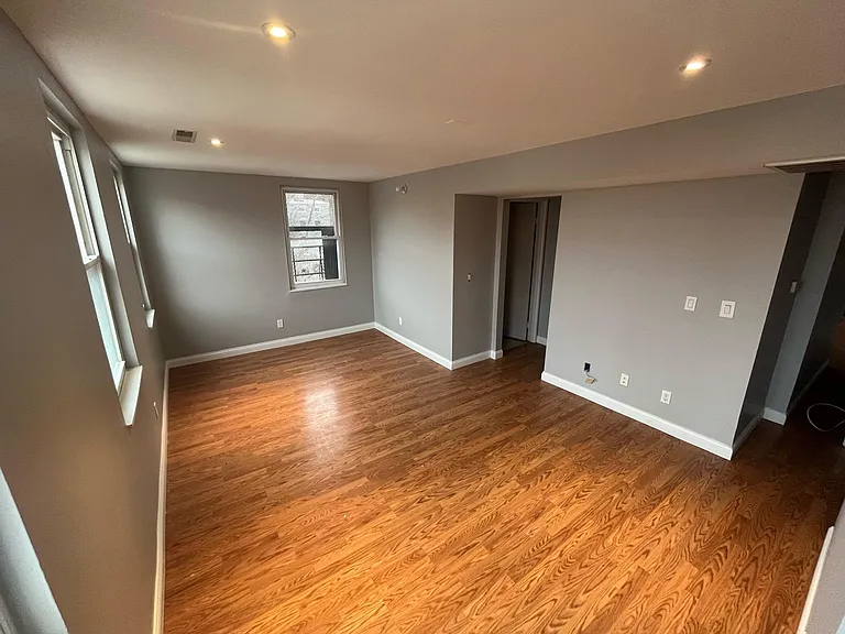 1618 Hughes St #3 — Photo 4