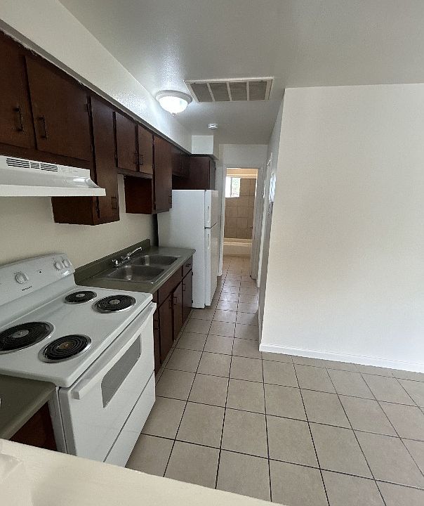 1st image of 47 W 20th St #47