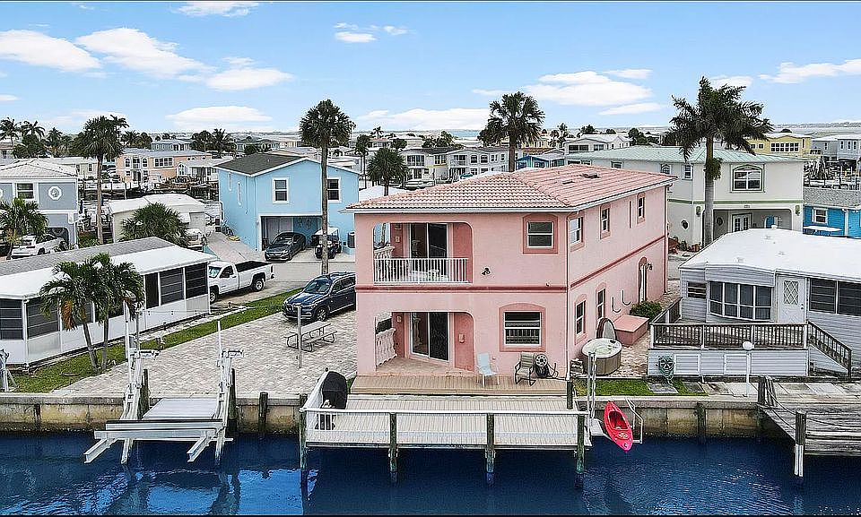 1st image of 248 Nettles Blvd