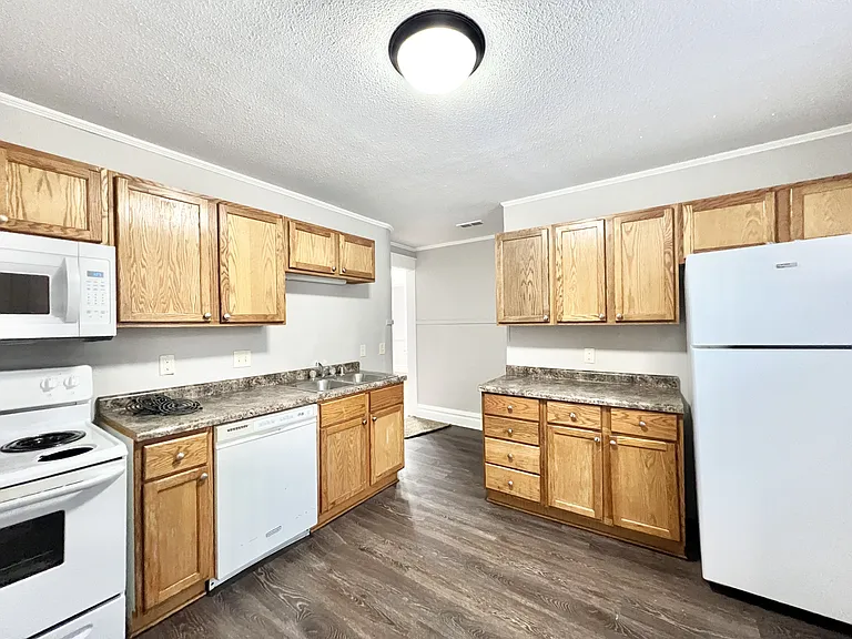 509 E Milwaukee St — Photo 2